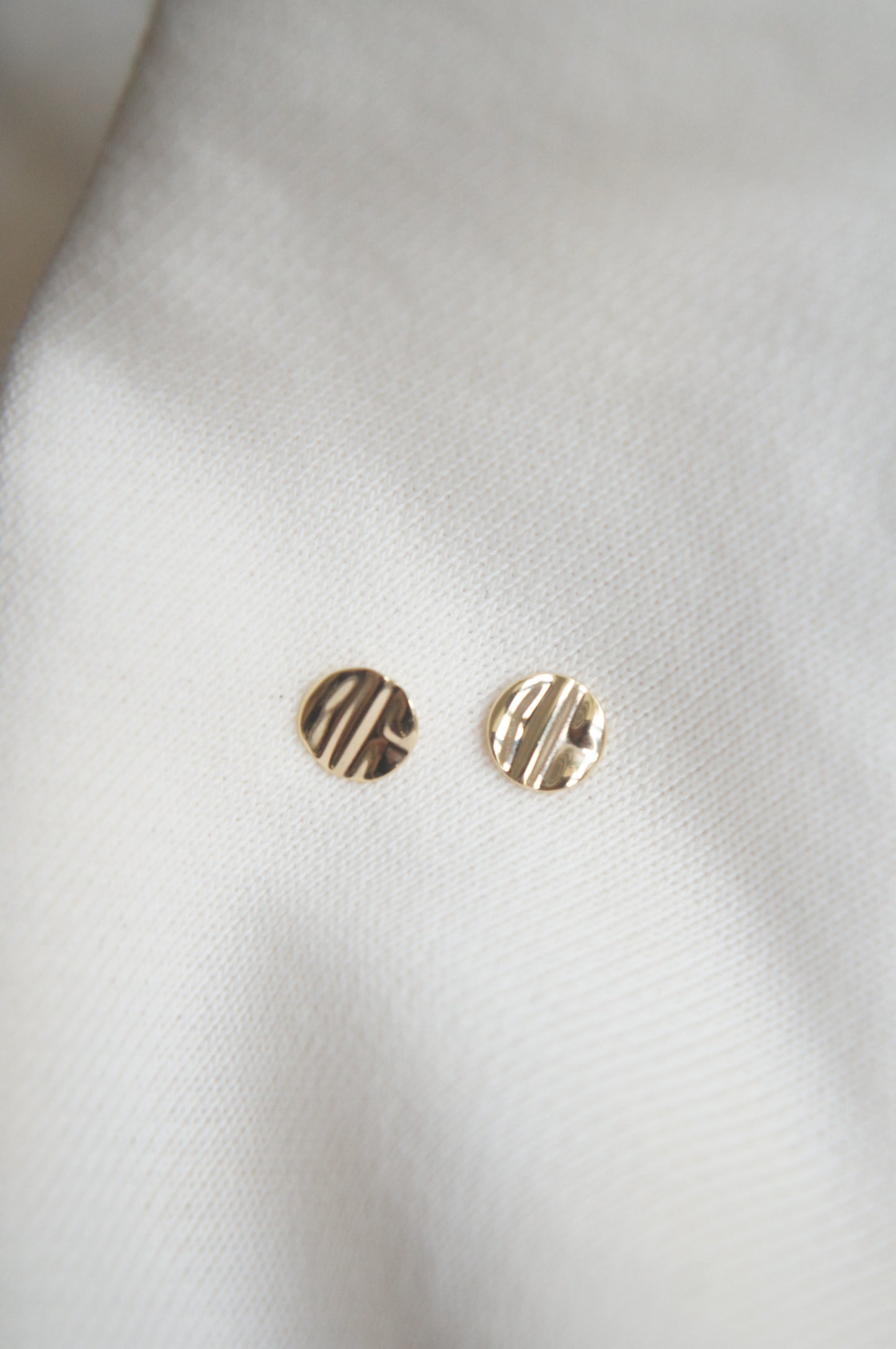 Wavy Round Stud Earring