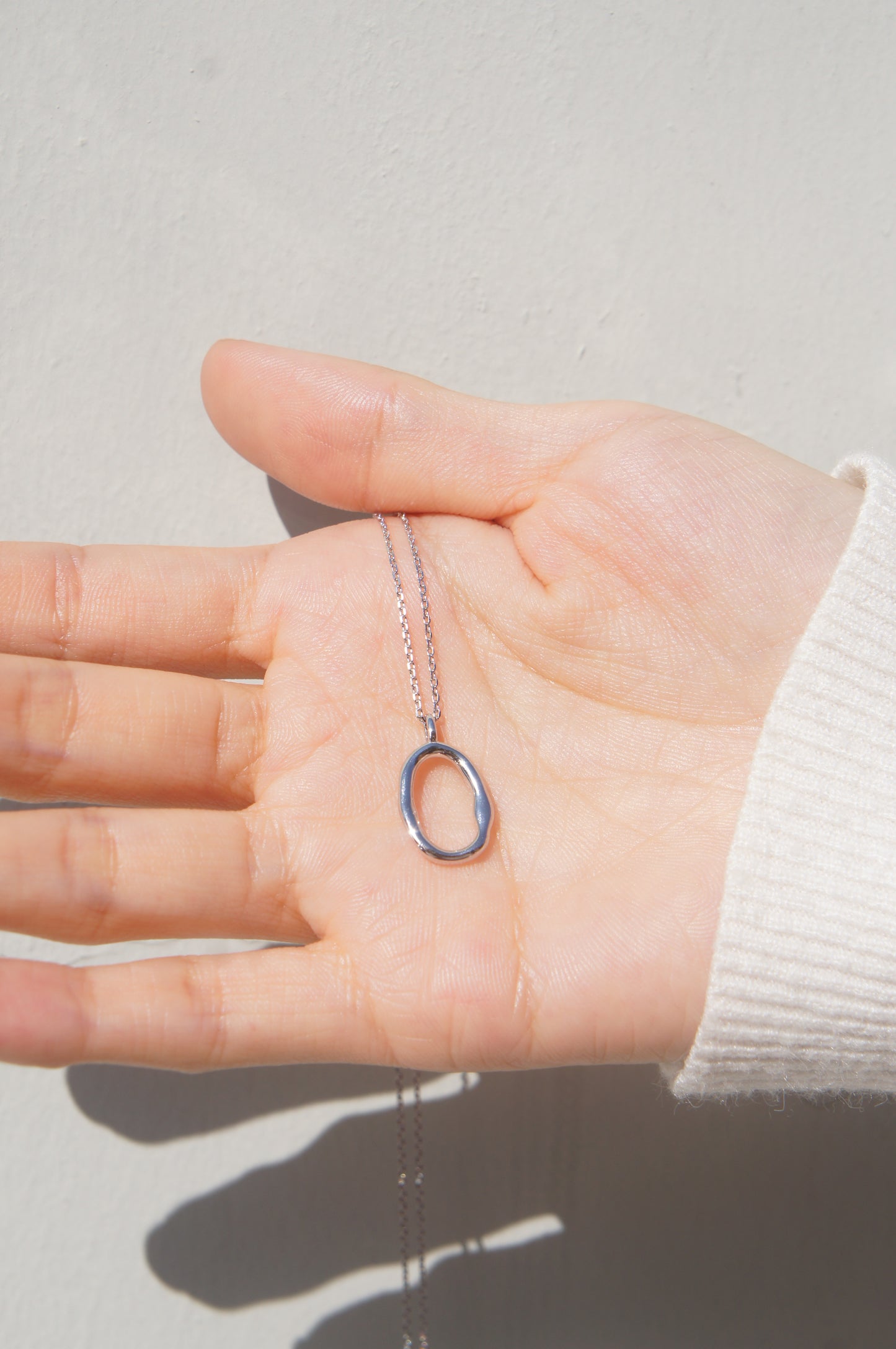 Molten Letter Necklace 'O'