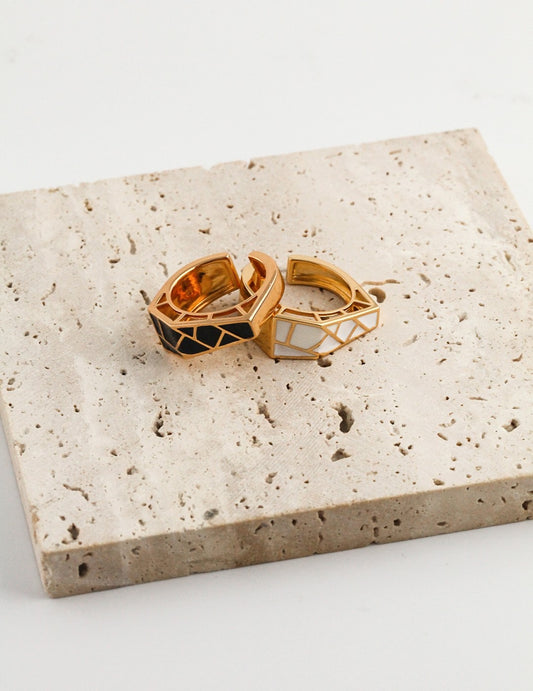 Structured Enamel Ring